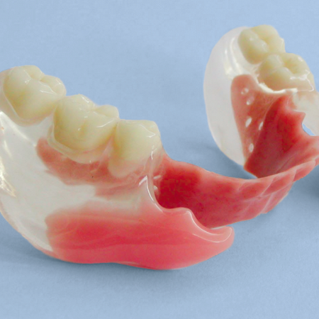 Zahnprothese aus bioverträglichem Material